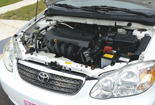 Renault Servisleri Ön Amortisörlerin Sökülüp Takılması